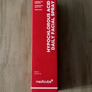 Medicube Hypochlorous Acid Daily Facial Spray - Red